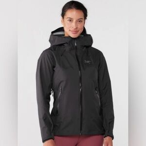 Arc'teryx Women's Beta SL Black Ski Jacket